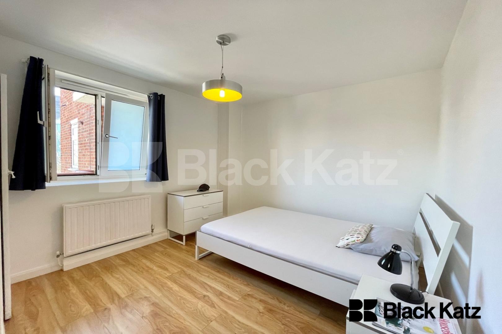 			Under Offer, 3 Bedroom, 1 bath, 1 reception Apartment			 Enid Street, Bermondsey